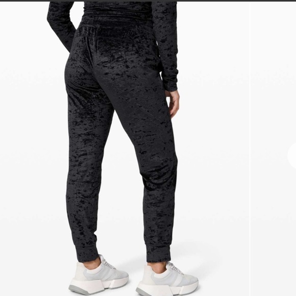 Lululemon Ready to Crush Jogger in Black size 8 - Picture 13 of 13
